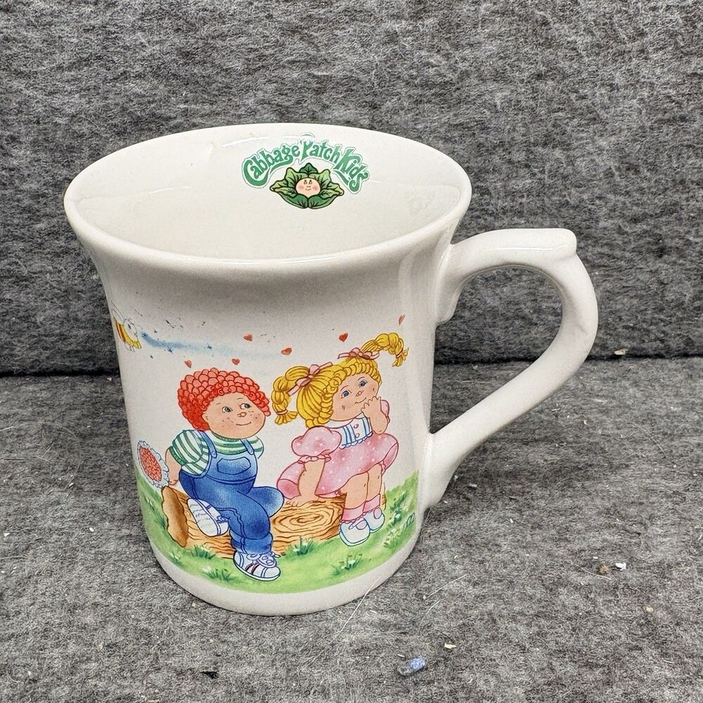 Vintage CABBAGE PATCH KIDS Ceramic Coffee Mug 1984 Tea Raining Hearts